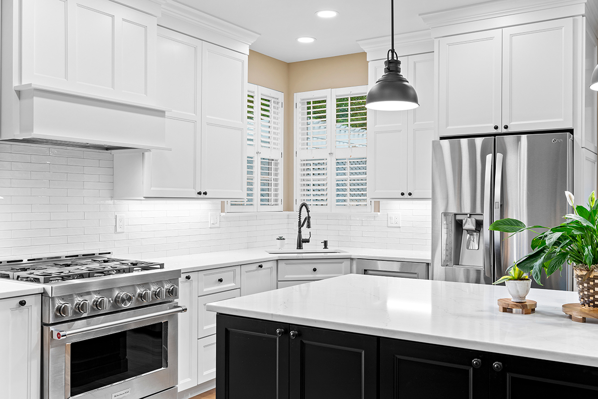 Custom kitchen design near Alexandria, Virginia completed by remodeling contractor.