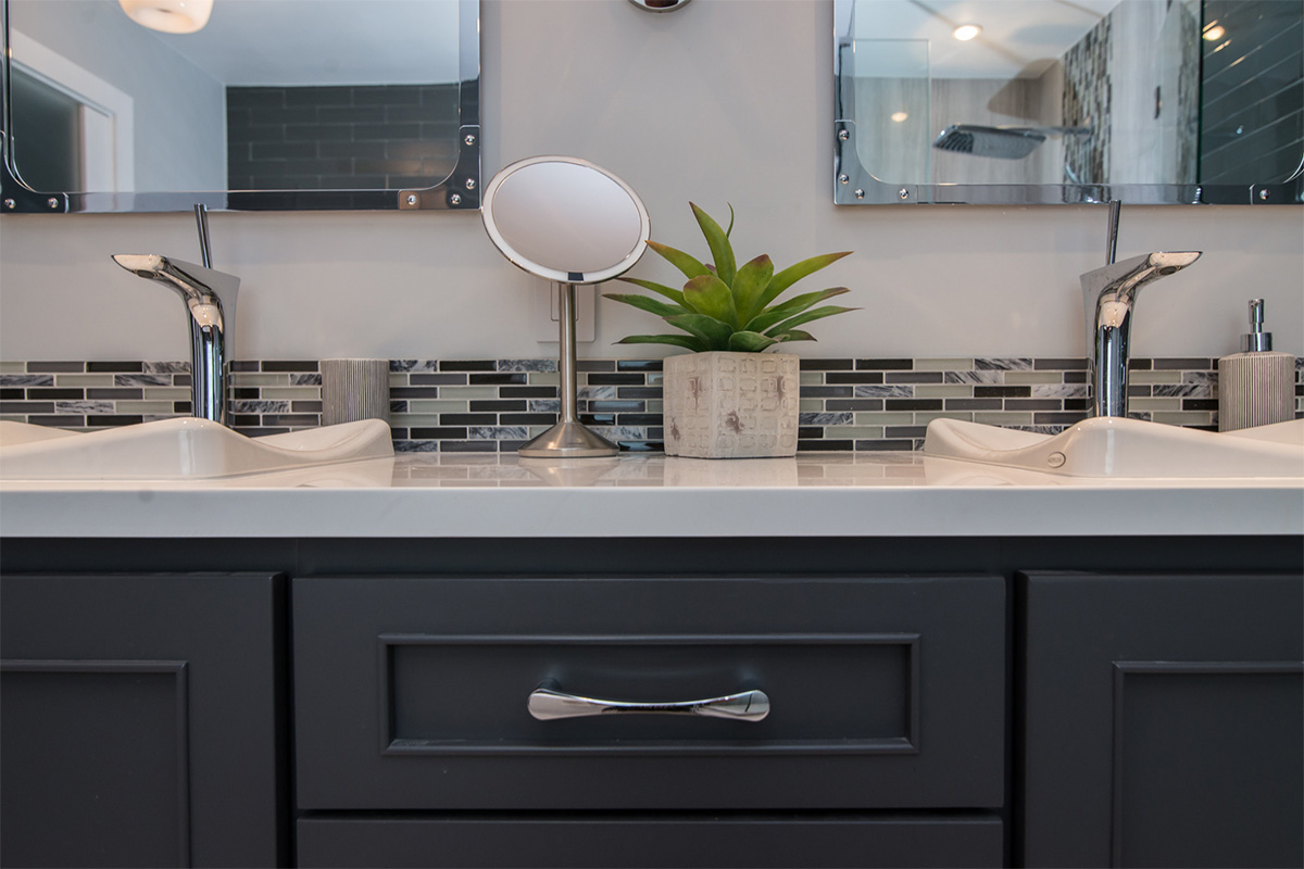 Alexandria bathroom renovation specialists offers top bath remodel options near Alexandria, Virginia.